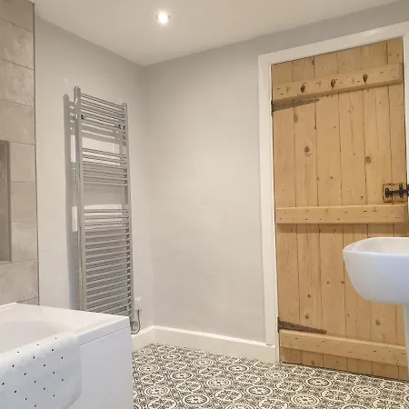 No8 3 Bed Winter Deals Offered 3 Nights Or Nov-mar بيت للعطل