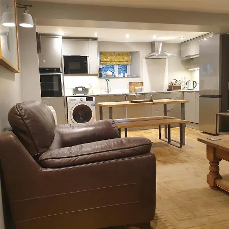 No8 3 Bed Winter Deals Offered 3 Nights Or Nov-mar *